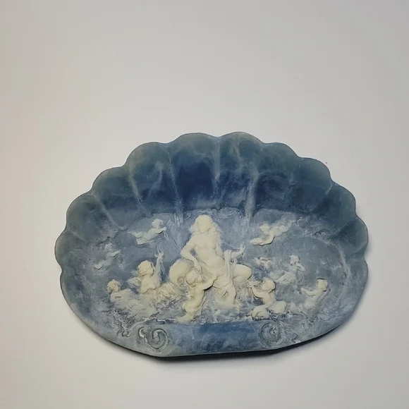 Vintage Blue Incolay Stone Soap Dish.. Venus And Cherubs On Shell - Picture 1 of 8